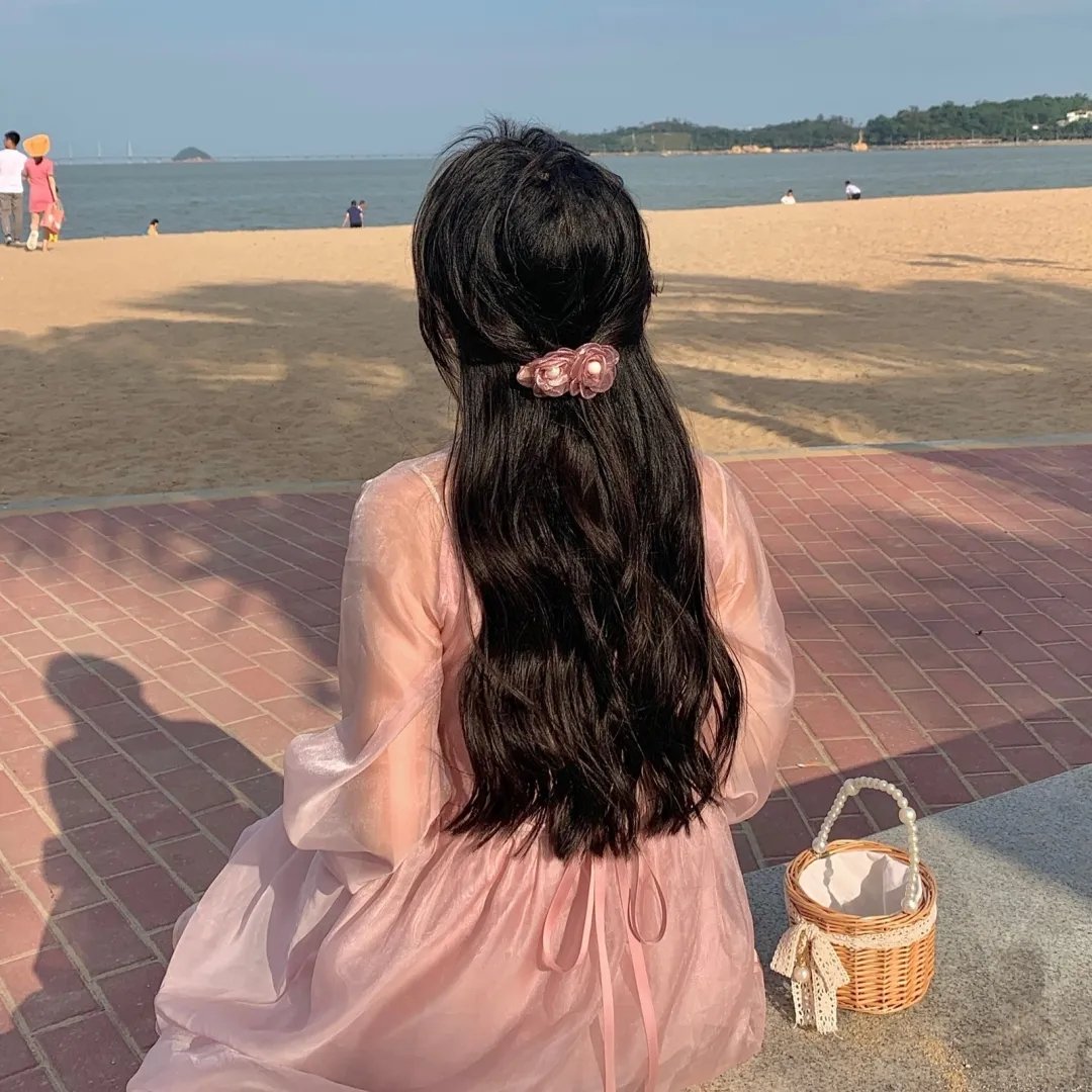 当我往前走之时偶尔会瞥到一缕美丽之景